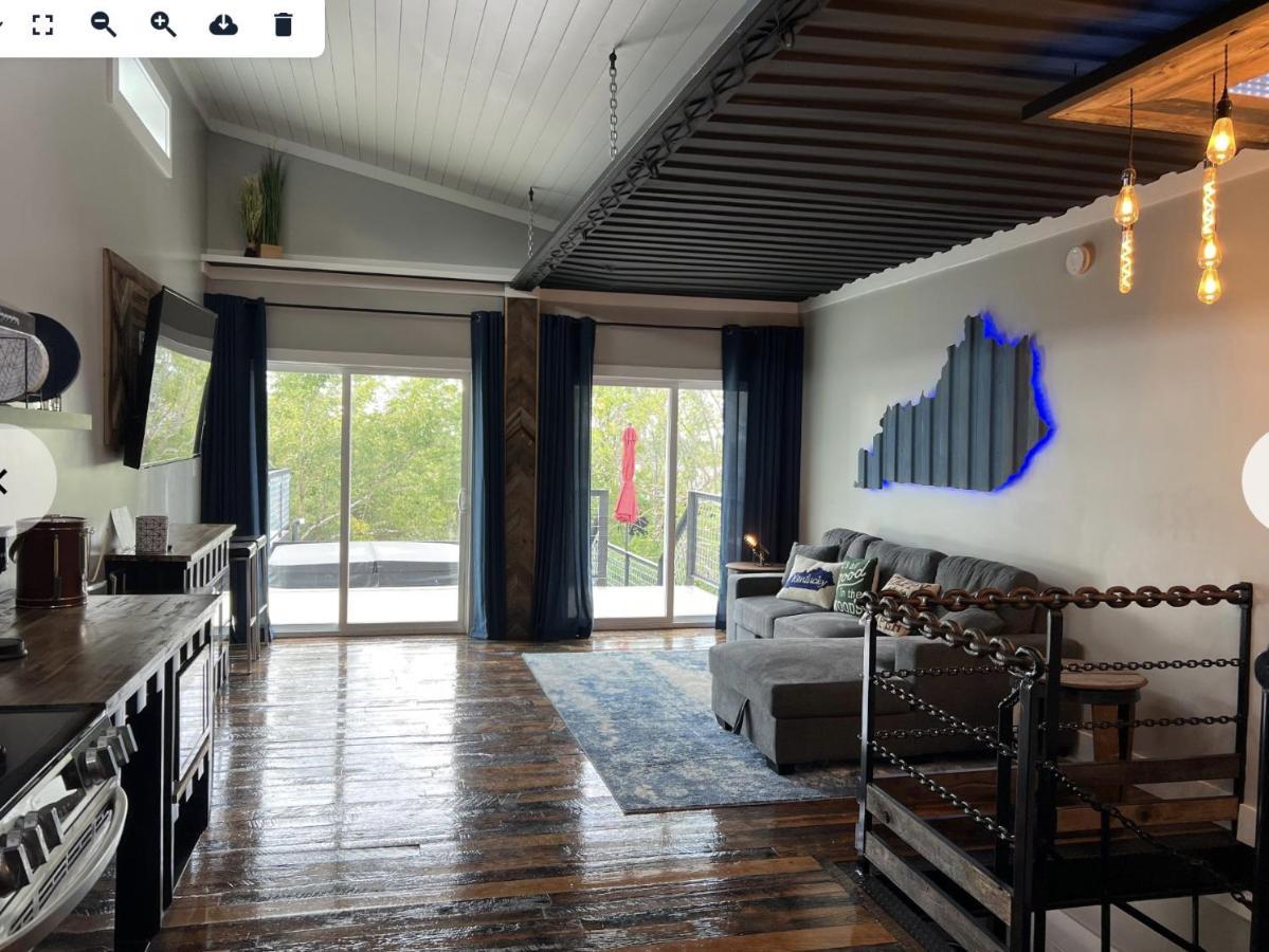 Lockridge Park Hotel Danville Bagian luar foto